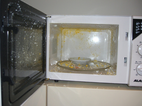 huevo explota en el microondas