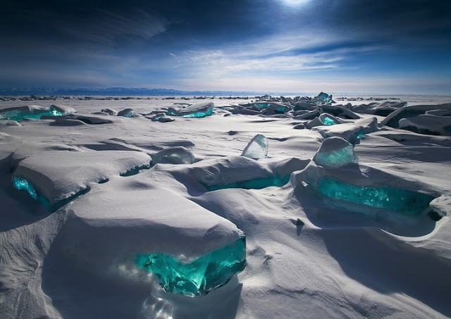 lago de color turquesa baikal siberia rusia